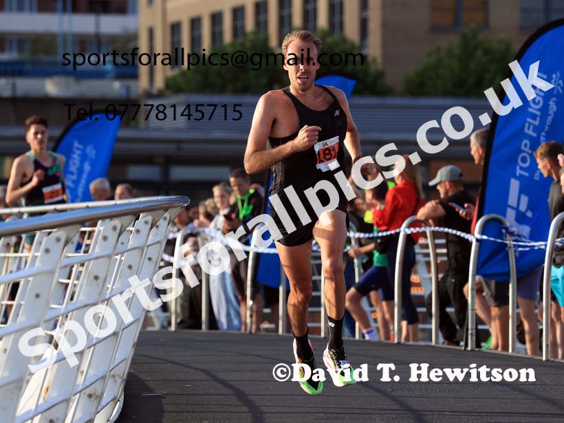 The 2024 Quayside 5k Road Race, Newcastle/Gateshead.  Photo: David T. Hewitson/Sports for All Pics